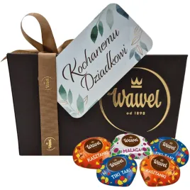 prezent-na-dzien-dziadka-z-bilecikiem-malaga-tiki-taki-kasztanki-wawel-900g
