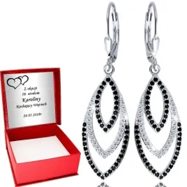 srebrne-kolczyki-srebro-925-wiszace-czarno-biale-dla-kobiety-grawer