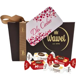 prezent-dla-partnetki-pudelko-prezentowe-cukierki-czekoladki-wawel-900g