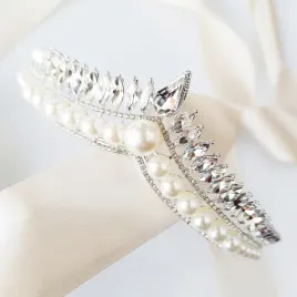srebrna-tiara-diadem-korona-elegancka-ozdobna-blyszczaca-modna-z-perlami