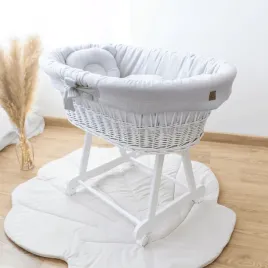 kosz-mojzesza-dla-noworodka-wiklinowy-bialy-muslin-szary