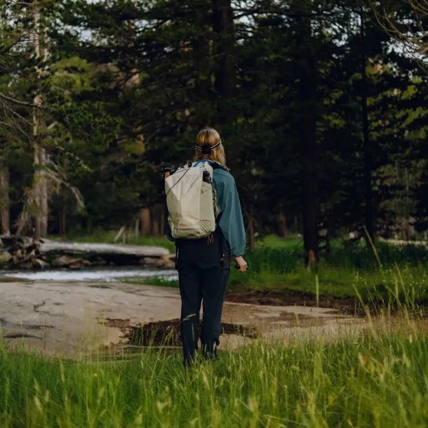 plecak-outdoor-peak-design-backpack-25l-bialy