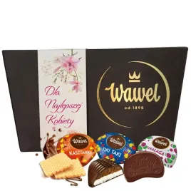 prezent-na-dzien-kobiet-kuferek-malaga-tiki-taki-kasztanki-wawel-250g