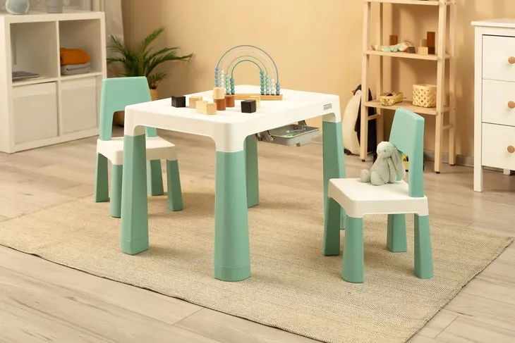 zestaw-stolik-dzieciecy-2-krzesla-toyz-monti-dlugosc-stolu-50-cm
