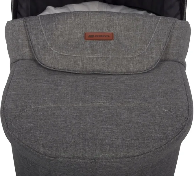 wielofunkcyjny-polski-wozek-2w1-basic-riko-informacje-dodatkowe-amortyzatory-blokada-kol-obrotowych-hamulec-mozliwosc-zamontowania-fotelika-mozliwosc-zamontowania-gondoli-odchylane-oparcie-palak-bezpieczenstwa-pelna-raczka-pozycja-lezaca-regulowana-raczka-regulowany-podnozek-skretne-kola