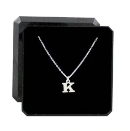 naszyjnik-lancuszek-srebrny-z-zawieszka-literka-z-literka-k-srebro-925