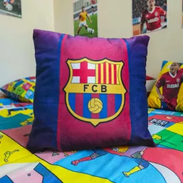 dekoracyjna-poduszka-fcb-barcelona-lewandowski-pilkarska-kibica-40-x-40cm