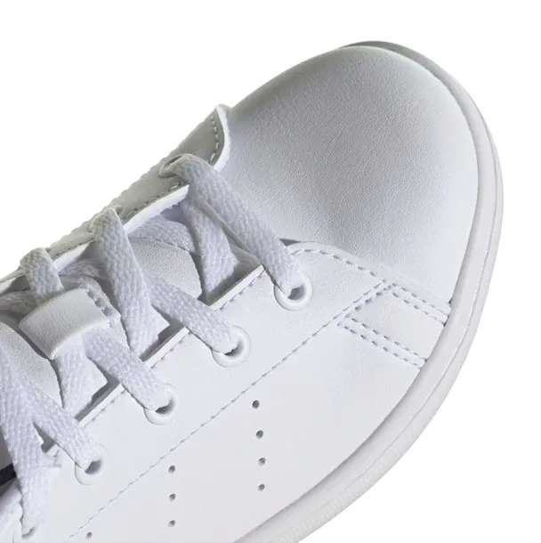 buty-adidas-stan-smith-c-stan-nowy-rodzaj-zapiecia-sznurowadla