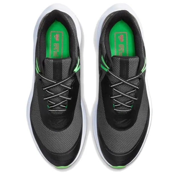 nike-quest-3-shield-wzor-dominujacy-logo