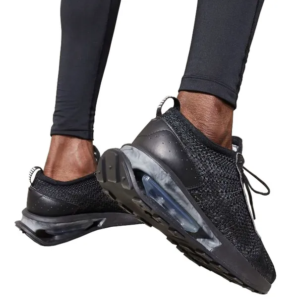 air-max-flyknit-racer-kolor-podeszwy-czarny