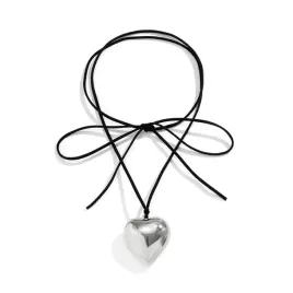 naszyjnik-choker-duze-serce-serduszko-na-rzemyku-dlugi-wiazany-czarny
