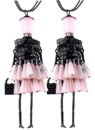 dlugi-damski-naszyjnik-wisior-laleczka-lalka-doll