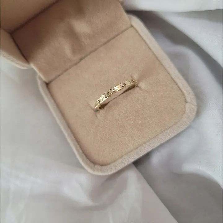 zloty-rozaniec-na-palec-585