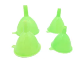 komplet-4-lejkow-plastikowych-lejek-rozne-kolory