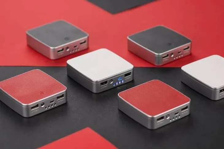 power-bank-hide-7800mah-stan-nowy