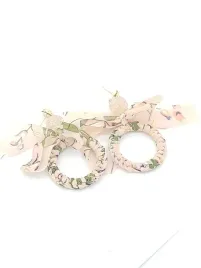 piekne-kolczyki-zlote-wiszace-kola-boho-azurowe-rozowe