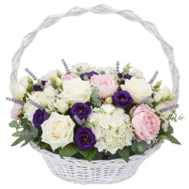 bialy-kosz-wiklinowy-koszyk-prezentowy-delikatesowy-na-kwiaty-roze-60-cm