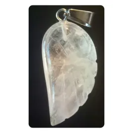 wisiorek-krysztal-gorskiczysty-kwarc-kamien-naturalny-skrzydlo-aniola
