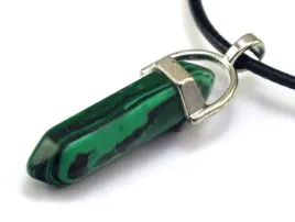 wisiorek-kamien-malachit-naszyjnik-w165