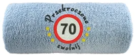 recznik-z-haftem-prezent-na-70-urodziny-70-zwolnij
