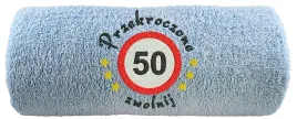 recznik-z-haftem-prezent-na-50-urodziny-50-zwolnij