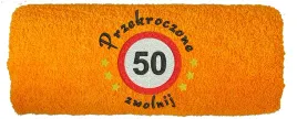 recznik-z-haftem-prezent-na-50-urodziny-50-zwolnij-50x100