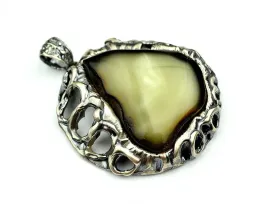 wisior-bursztyn-baltycki-z-chmurka-srebro