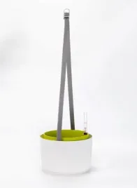 wiszaca-doniczka-z-paskiem-26x18-biala-berberis