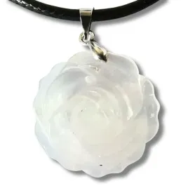 wisior-krysztal-gorski-kamien-naturalny-kwiat-rozy-zawieszka-talizman