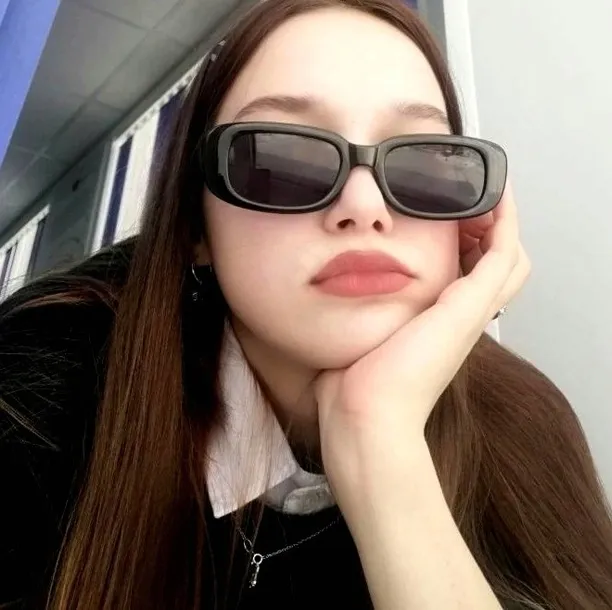 przeciwsloneczne-okulary-prostokatne-kobiece-retro-stan-opakowania-oryginalne