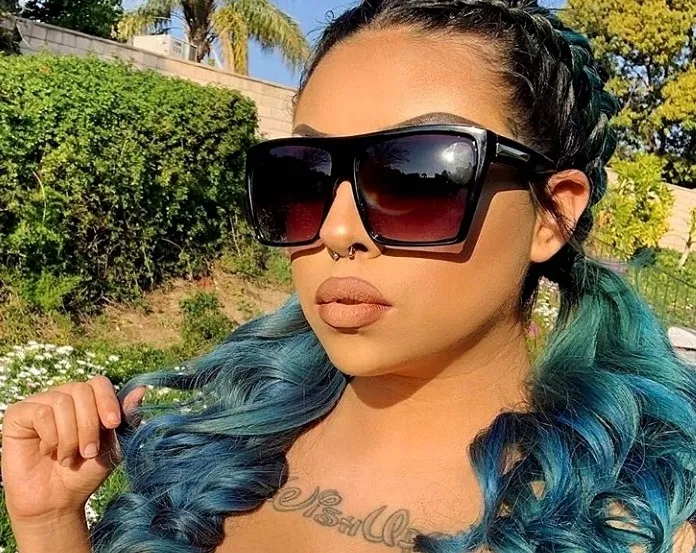 okulary-przeciwsloneczne-duze-kwadratowe-czarne