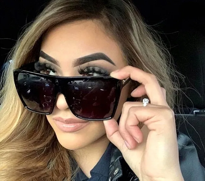 okulary-przeciwsloneczne-duze-kwadratowe-czarne