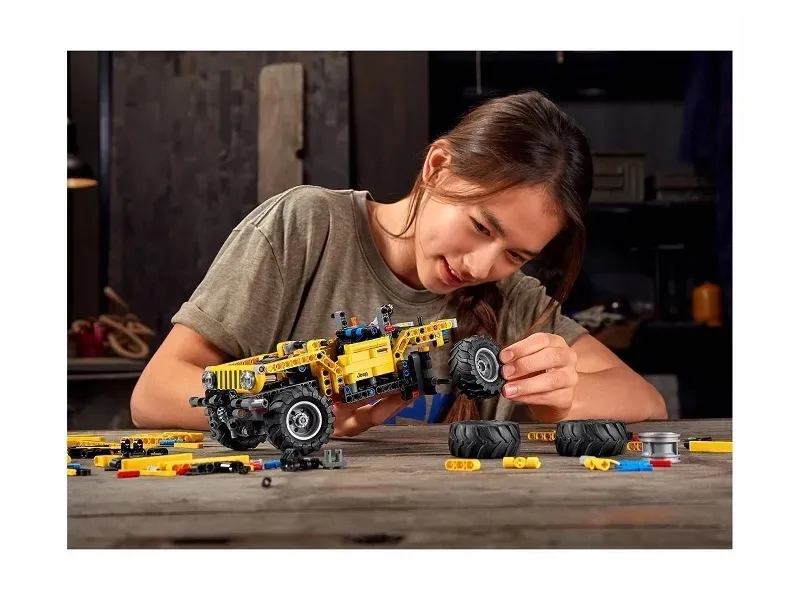 lego-technic-jeep-wrangler-42122