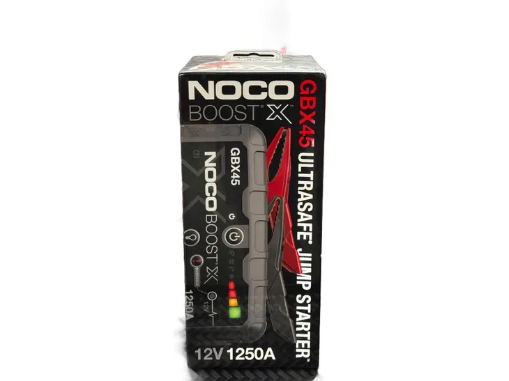 noco-gbx45-1250a-booster-stan-nowy