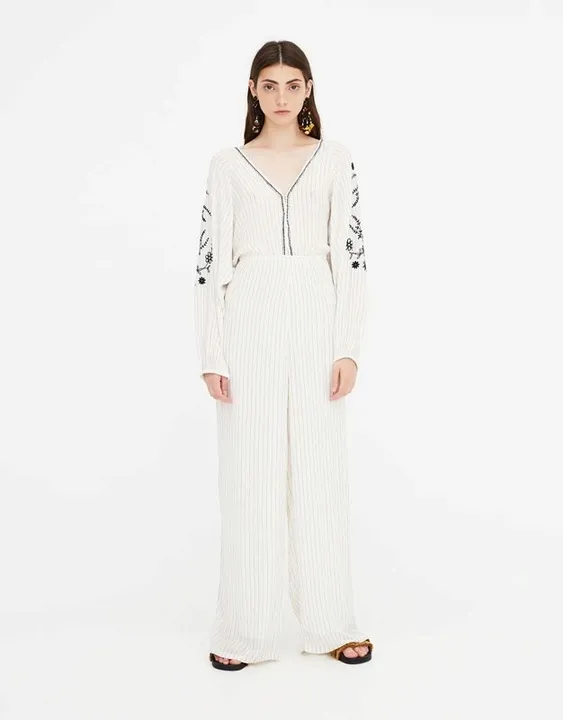 pull-and-bear-kremowy-kombinezon-paski-hafty-m