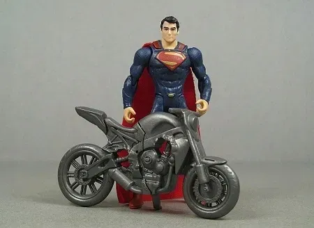 mattel-superman-ruchoma-figurka-split-cycle-typ-figurka