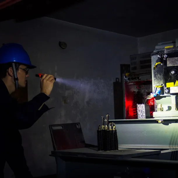 latarka-diodowa-fenix-wf05e-klasa-wodoszczelnosci-ipx-8