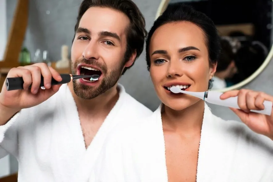 soniczna-szczoteczka-do-zebow-eldom-sd210b-denta-stan-nowy
