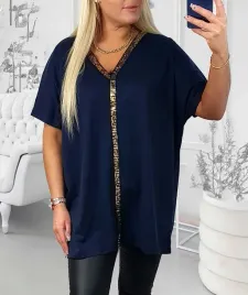 granatowa-dluzsza-z-cekinami-r-uni-do-44-46-48-m-50-dekolt-serek