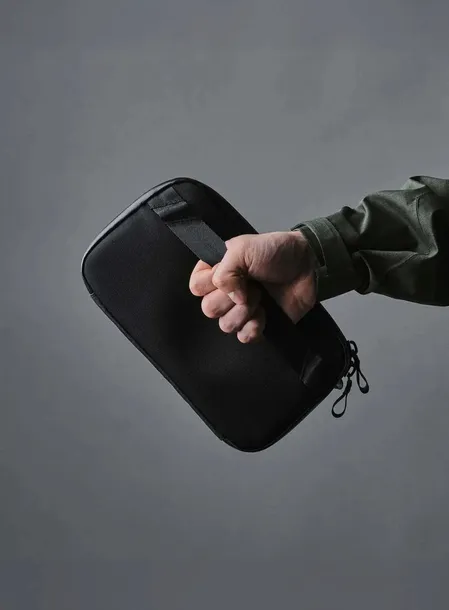 torba-na-elektronike-alpaka-elements-tech-case-mini-x-pac-black-glebokosc-krotszy-bok-7-cm