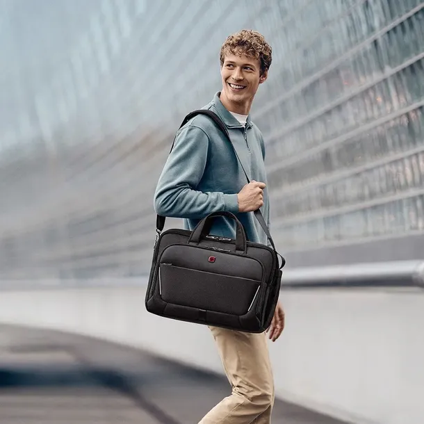 torba-na-laptopa-do-17-wenger-meteor-black-kolor-czarny-kolekcja-meteor-wenger