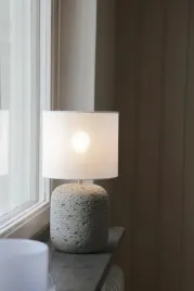 lampa-stolowa-z-abazurem-montagna-32cm-grey-offwhite-108861-markslojd