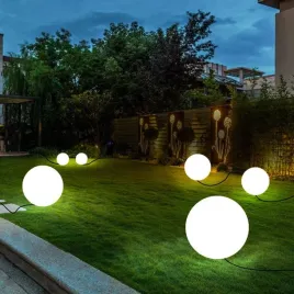 biala-lampa-ogrodowa-kula-ball-40-cm-es-b040-step-into-design
