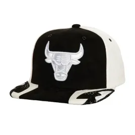 czapka-mitchell-and-ness-nba-day-6-snapback-chicago-bulls-bialo-czarna