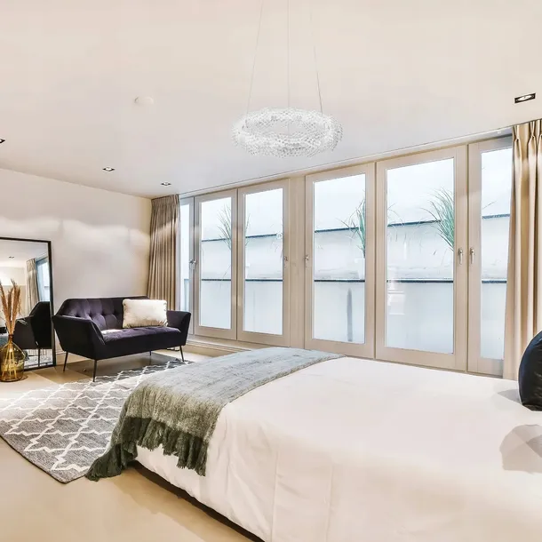 lampa-sufitowa-wiszaca-led-glamour-ring-krysztalowa-chrom-57cm-toolight-pomieszczenie-biuro-jadalnia-korytarz-schody-kuchnia-pokoj-dzieciecy-salon-sypialnia-uniwersalne