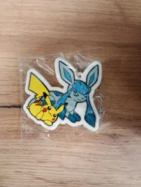 oryg-zawieszka-brelok-pokemon-tcg-holiday-calendar-2023-pikachuandglaceon