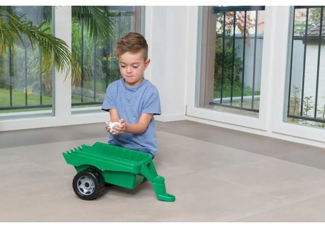 lena-giga-trucks-trailer