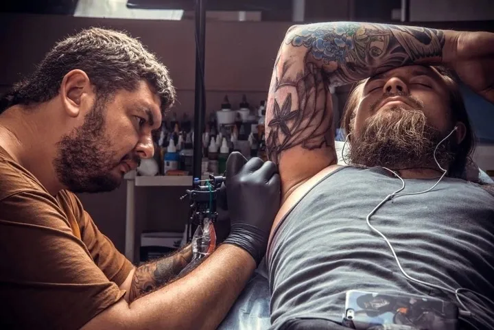 rekawiczki-bezpudrowe-czarne-nitrylowe-100-szt-m