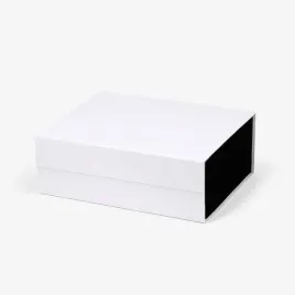 pudelko-magnetyczne-a4-biale-z-czarnym-wnetrzem-330x255x115mm-prezentowe