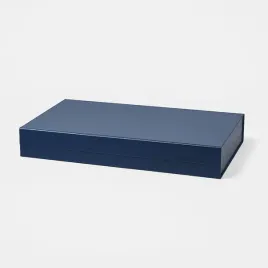 plaskie-granatowe-pudelko-magnetyczne-600x440x80-mm-opakowanie-prezentowe